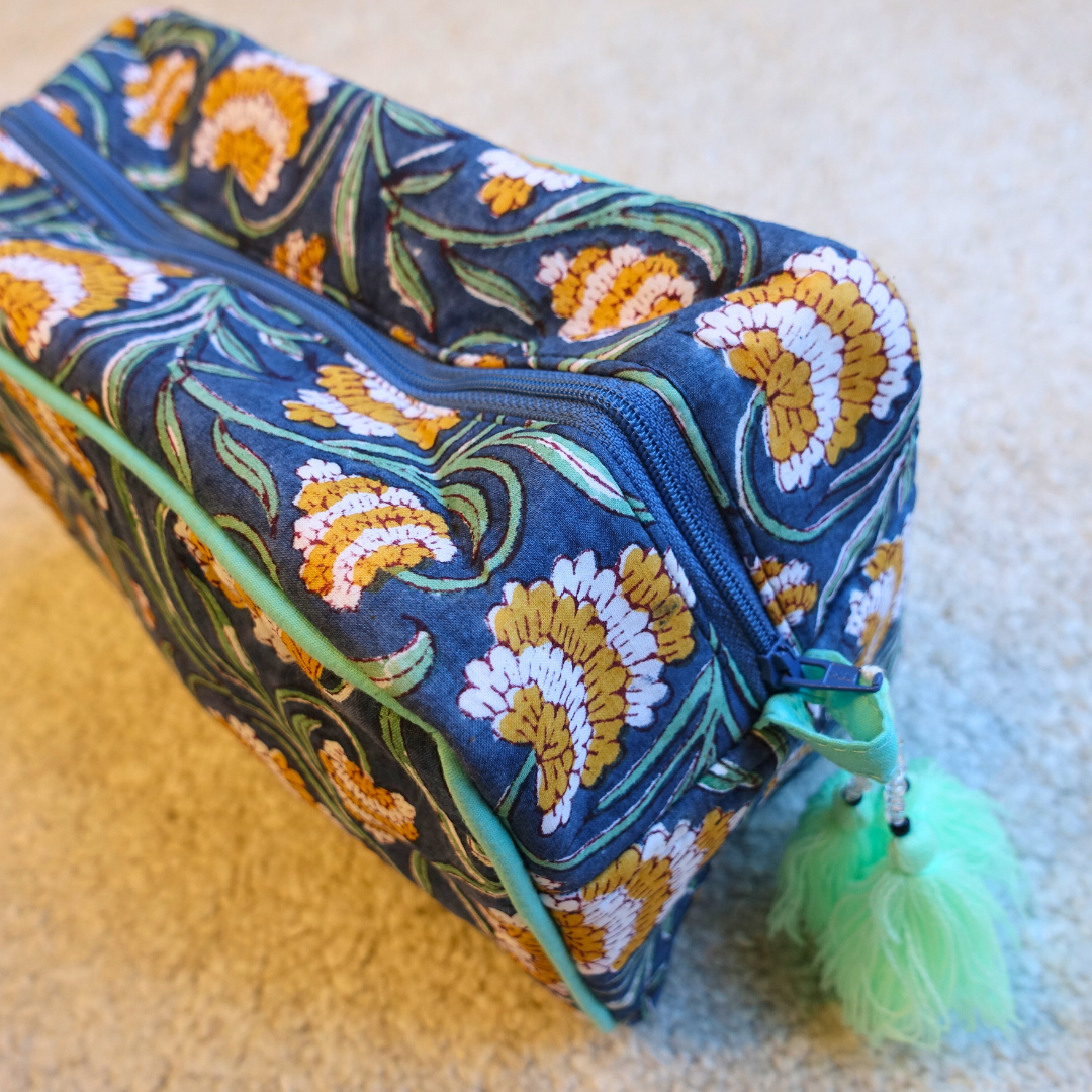 1/24 (土) 17時販売開始！Blockprint Big Pouch - ゴールデンブルーム