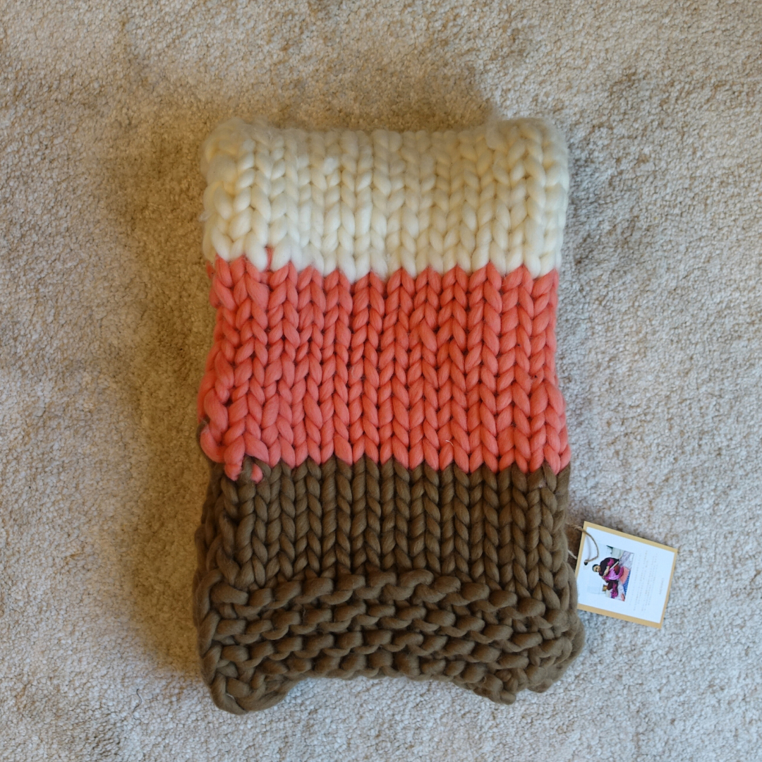 1月2日(金)発売！極太メリノ 手編みマフラー (Loomy) - オレンジピンク