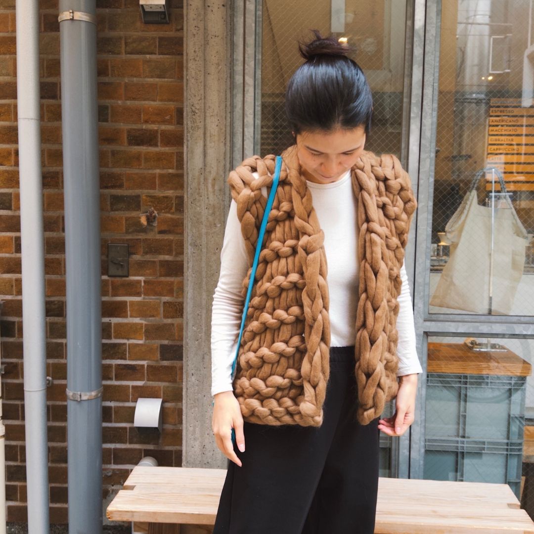 1月2日(金)発売！極太メリノ ニットベスト (Loomy) - レッド