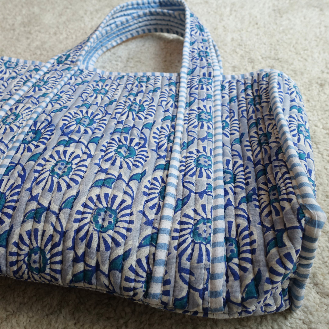 3/30 (月)20時販売開始！Blockprint Mini Totebag - ブルーガーデン